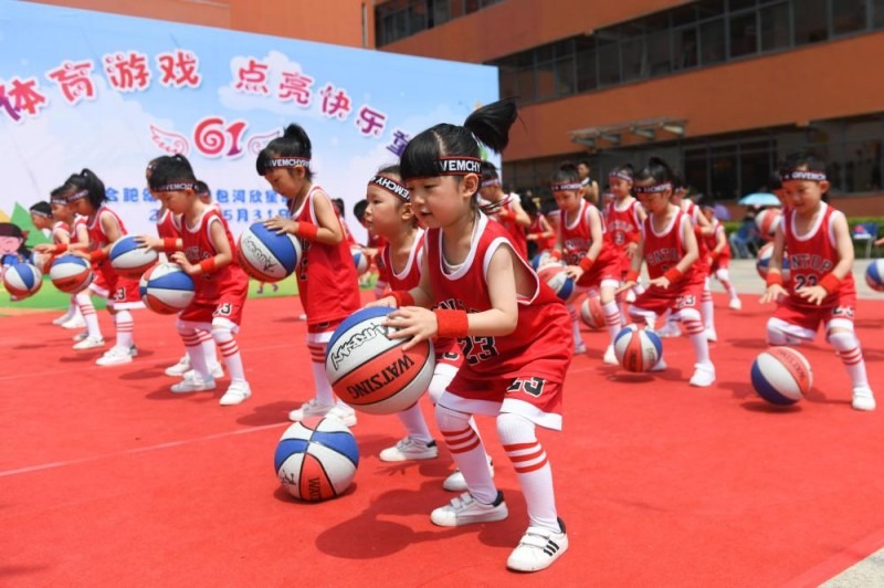 终于用明白了！乌度卡发布会两次被杜兰特征服，亲承放权关键球！